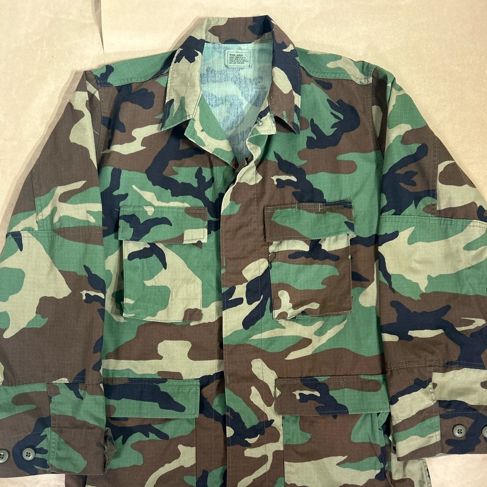 Vintage 90s USMC Hot Weather
Woodland Camo Combat Coat